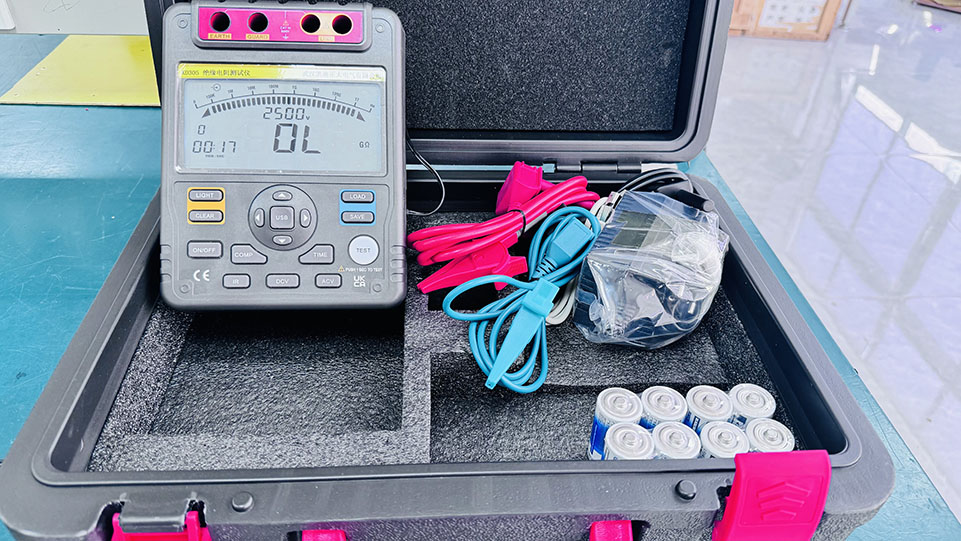 武漢凱迪正大電氣有限公司向河北省計量監督檢測研究院成功供貨 KD305 絕緣電阻測試儀等設備